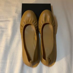 New J.Crew women’s upper leather tan flats.
